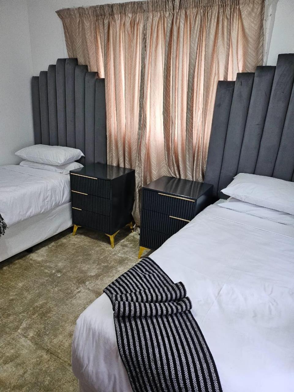 Oak Gardens Bed And Breakfast Нюкасъл Екстериор снимка