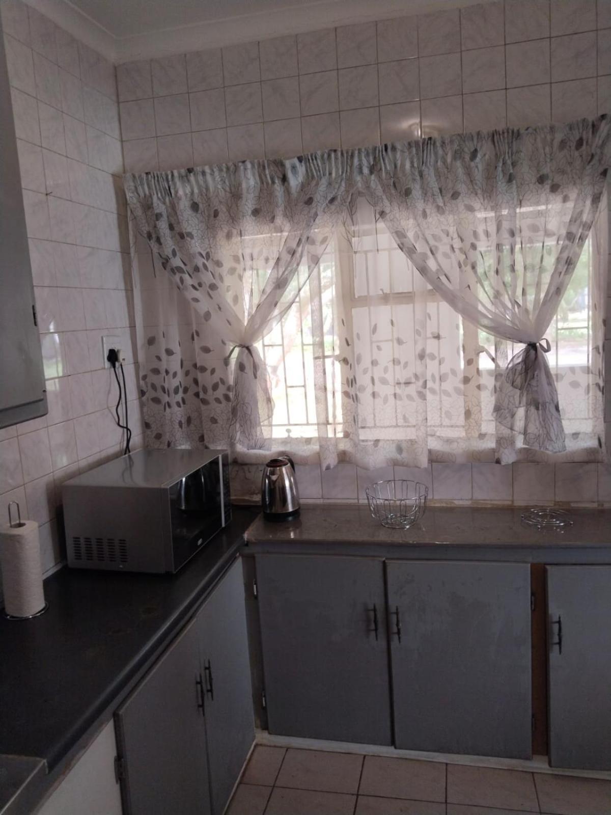 Oak Gardens Bed And Breakfast Нюкасъл Екстериор снимка