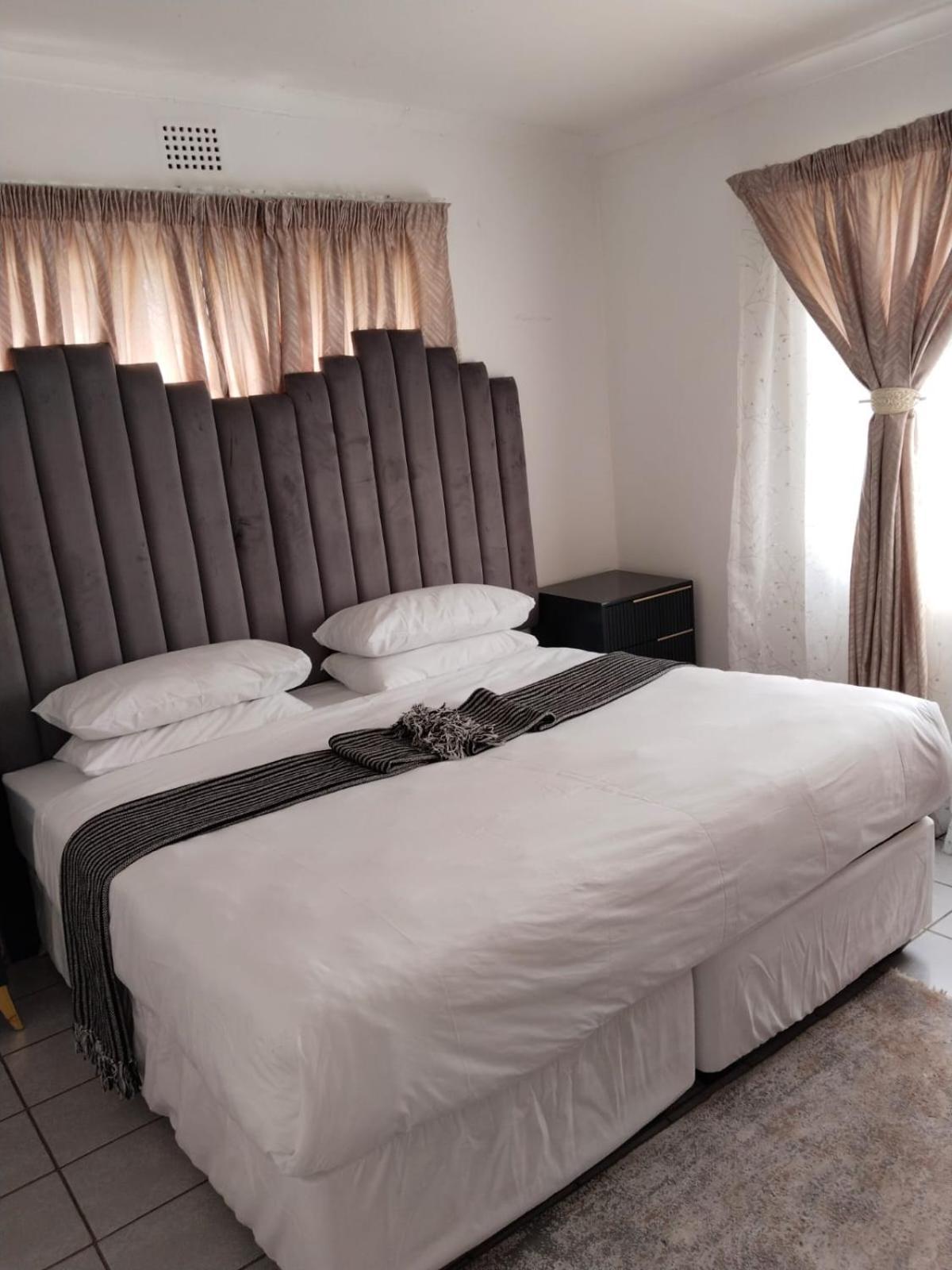 Oak Gardens Bed And Breakfast Нюкасъл Екстериор снимка